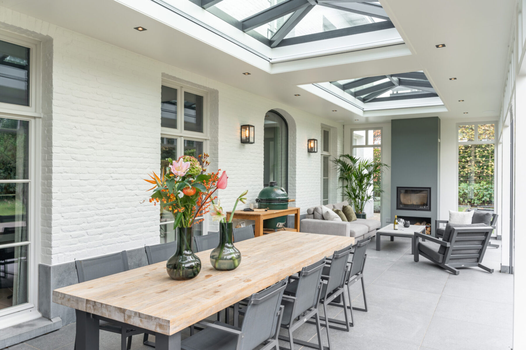 Luxe veranda met lichtstraten