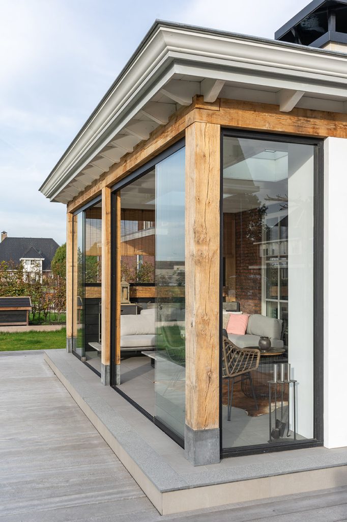 Eikenhouten veranda