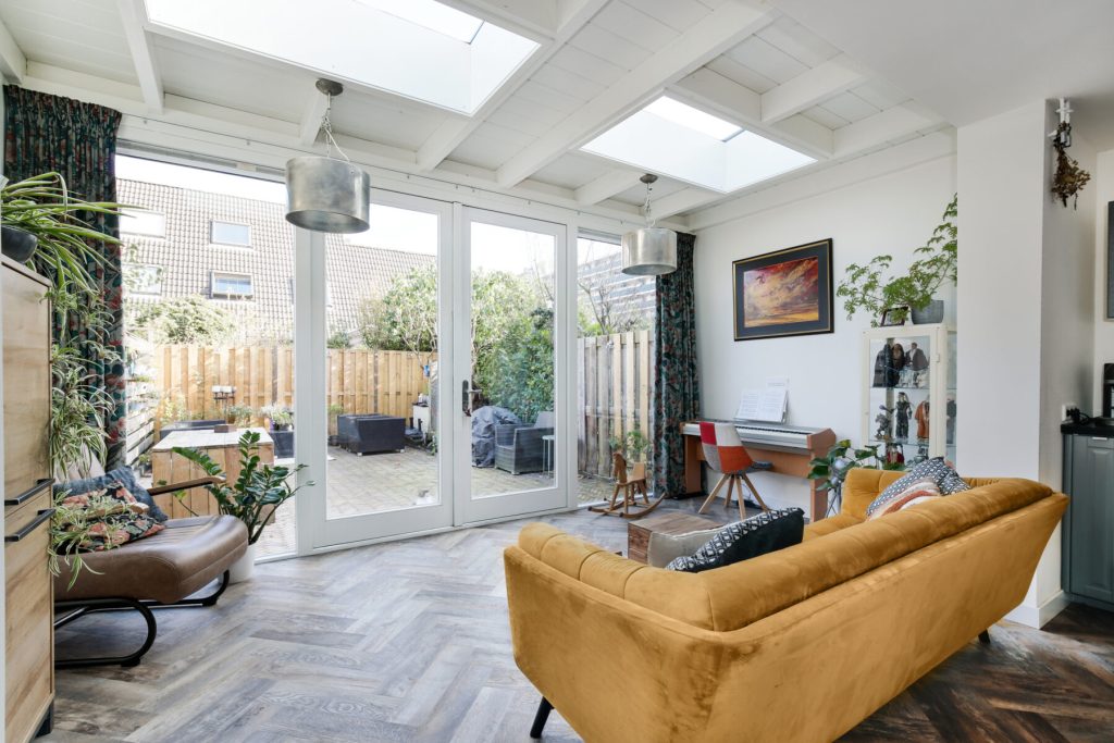 Aanbouw met openslaande deuren