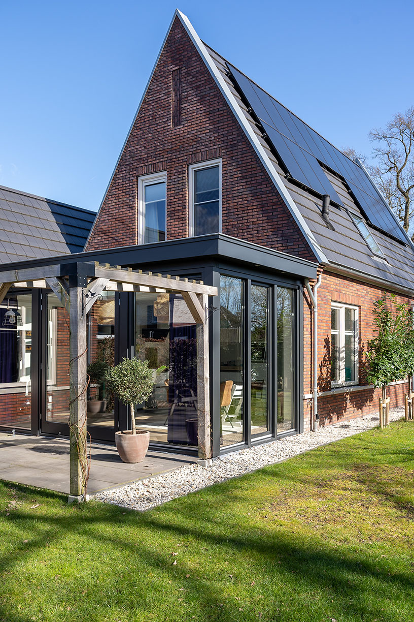 Serre aanbouw met moderne kozijnen kosten