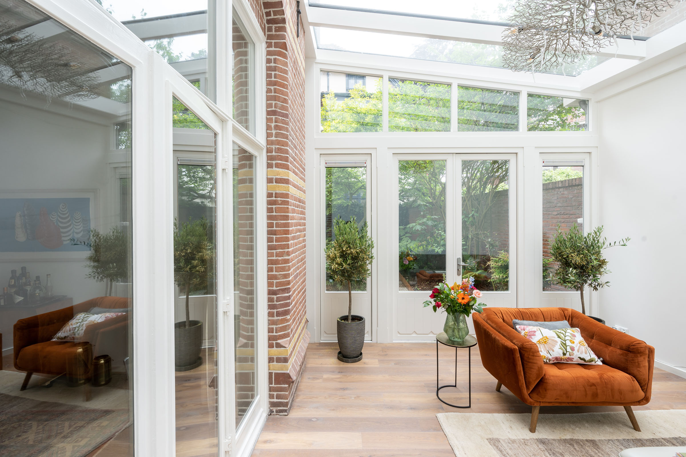 exclusieve serre met glazen dak en klassieke details