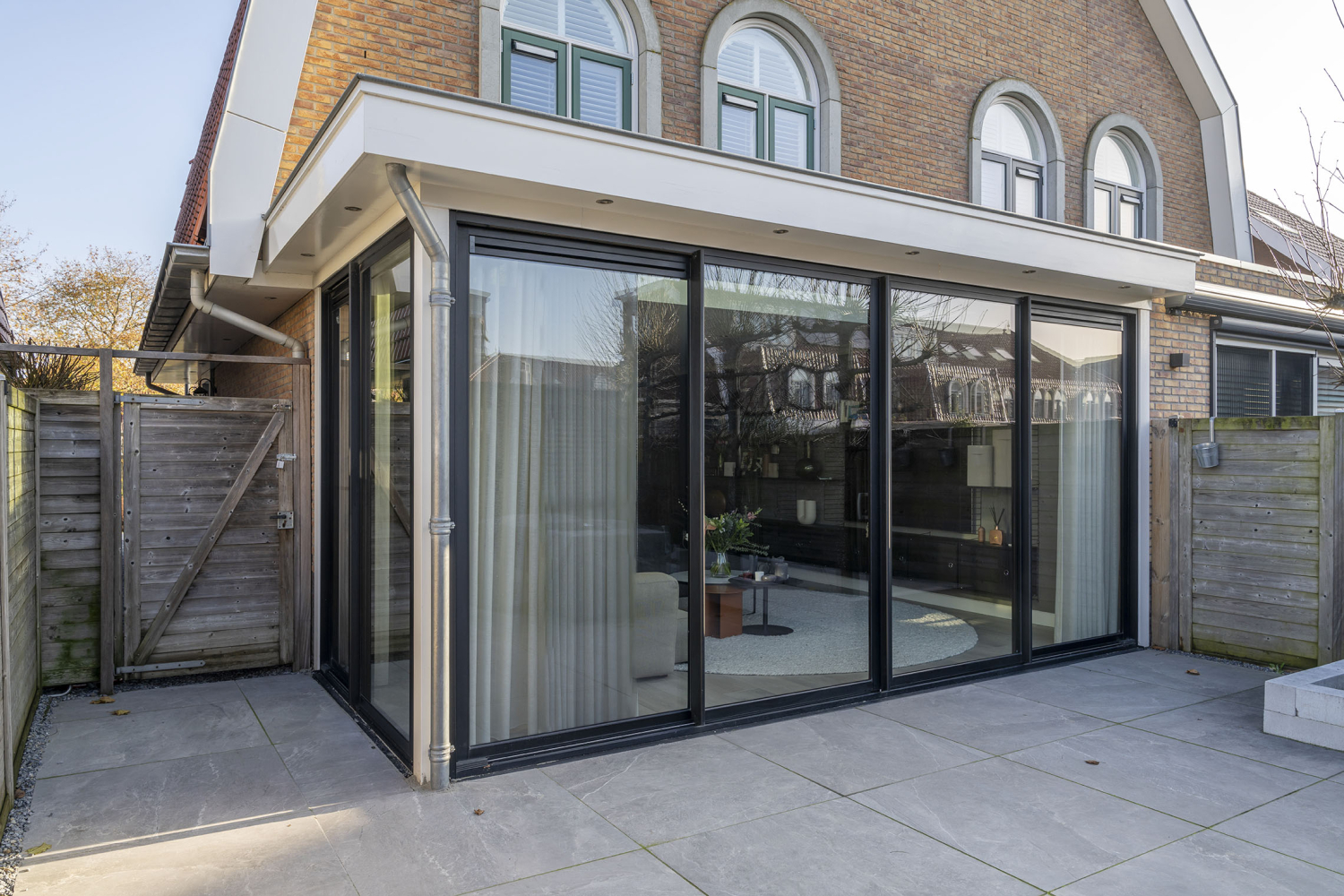 glazen uitbouw woonkamer