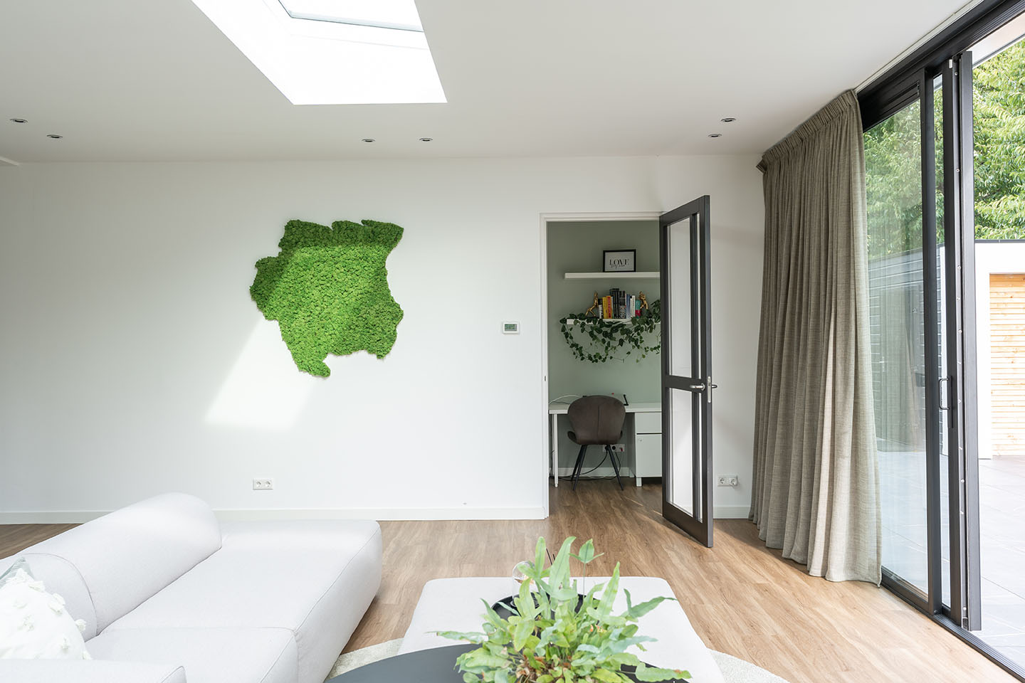 Serre aanbouw met kantoor