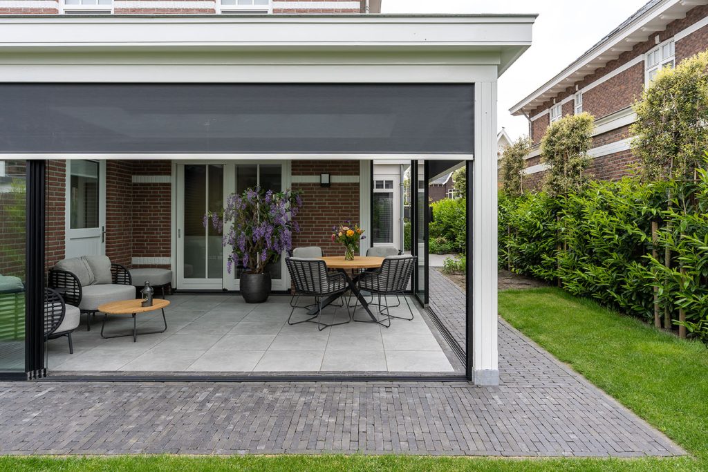 Veranda met elektrische zonwering
