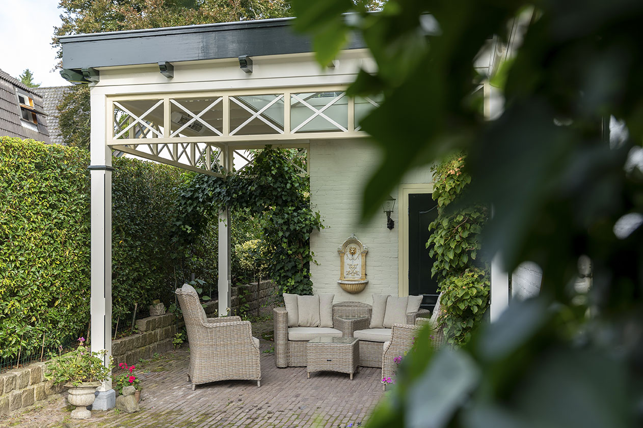 Klassieke veranda in Baarn