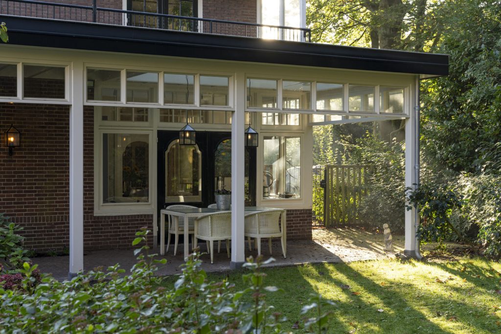 Exclusieve veranda met lichtstraat