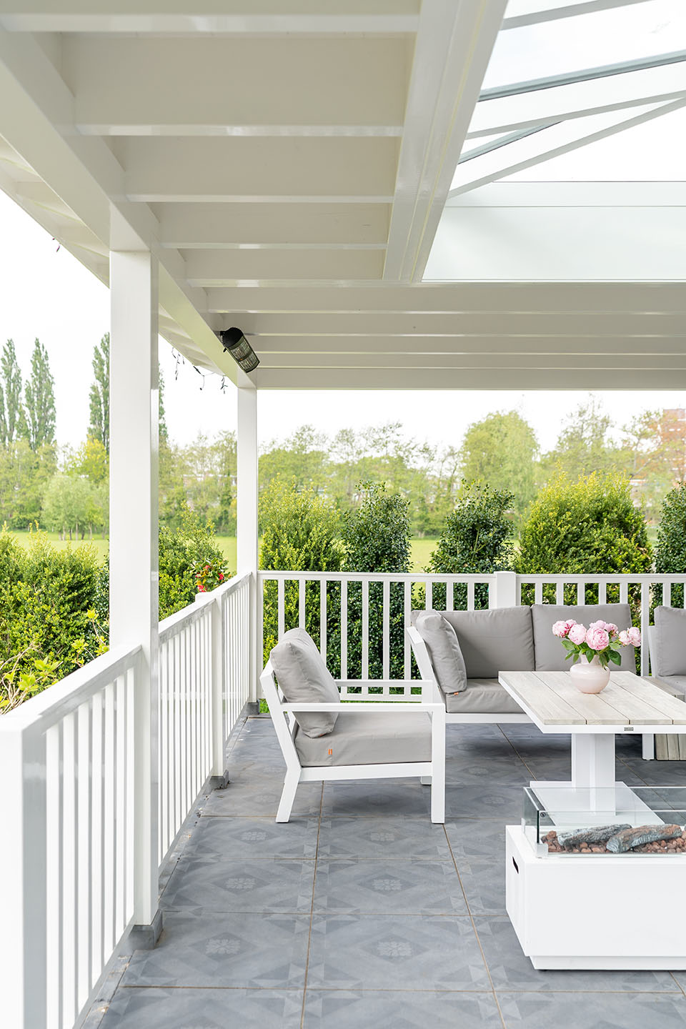 Landelijke veranda met heater