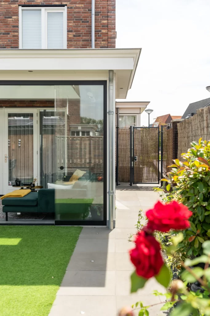 Moderne tuinkamer bij nieuwbouw woning