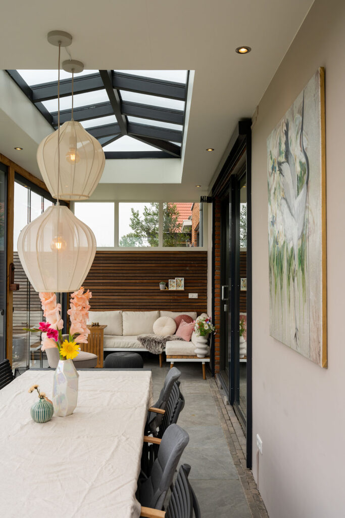Veranda met plat dak met lichtstraat